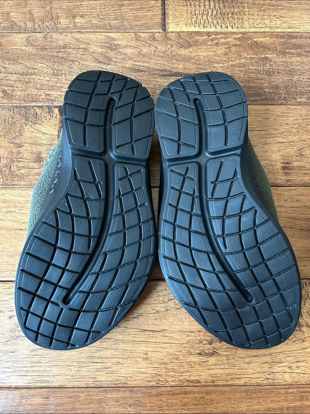 Oofos Oocoozie Fleece Clog Slipper Mules Slip On Comfort Recovery Shoes Green 9